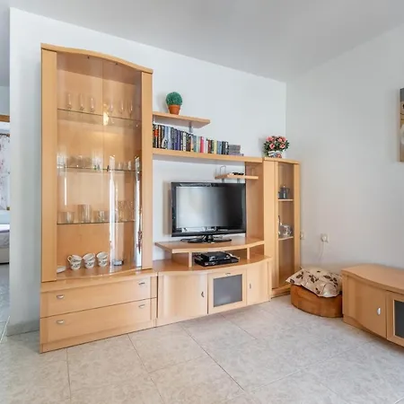 Aldor Apartment *